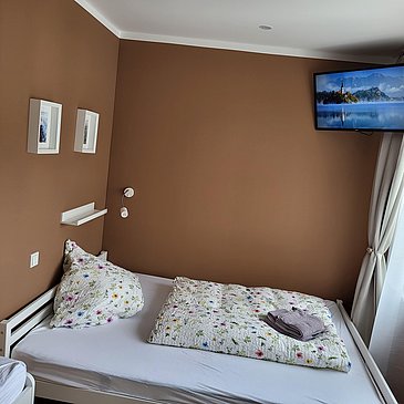 Franz.Doppelbett in 2-Bett-Zimmer ZWO