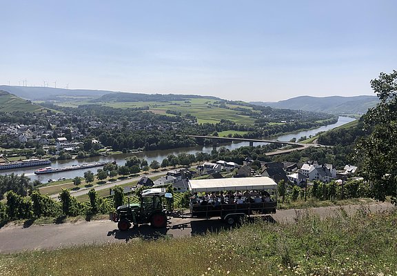 Planwagenfahrt die rollende Weinprobe Lieser und K