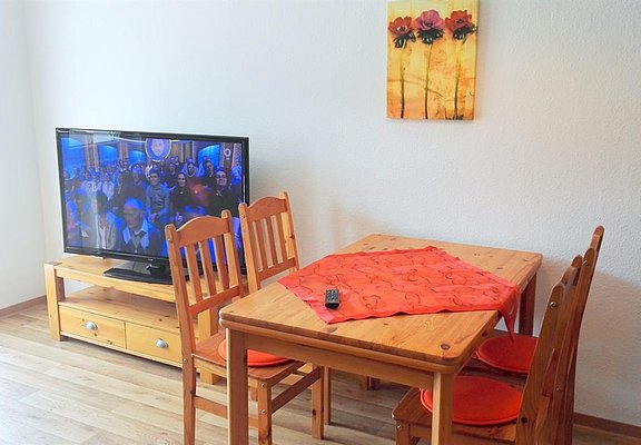 Fewo2A_TV_Esstisch_IMG_20160915_112909