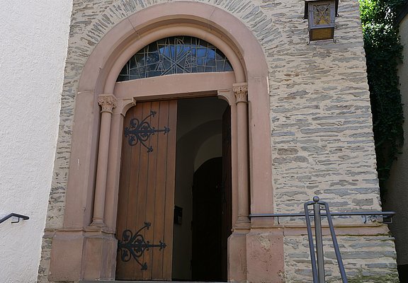 Kath Pfarrkirche St Anne erden (1)