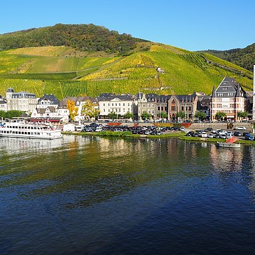 Ausblick von der Brücke auf die Stadt