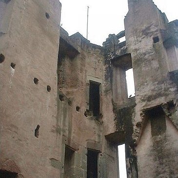 Burgruine Ramstein: Reste des Wohnturms