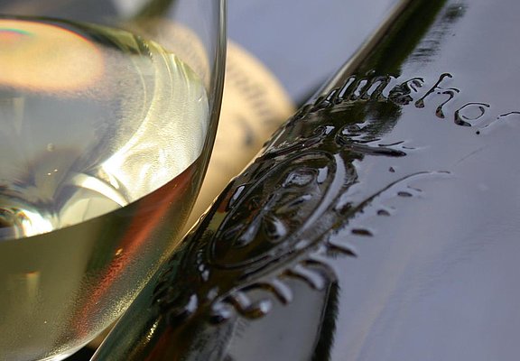 Weingut Paulinshof Weinflasche Detail