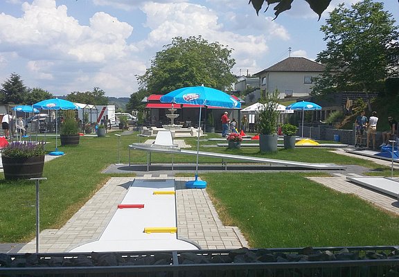 Minigolf b