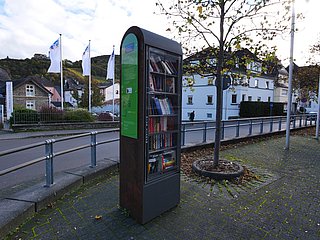 Bücherschrank an der Güterhalle 3