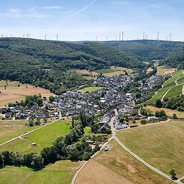 Veldenz im Seitental der Mosel
