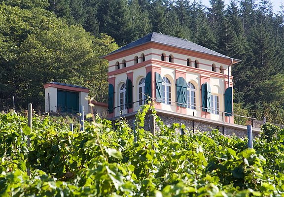 Elisenhäuschen in den Weinbergen