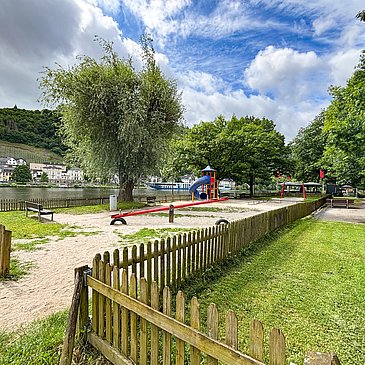 Spielplatz Kues Moselufer