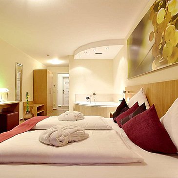 Doppelzimmer Wellness, mit Whirlpool und Balkon