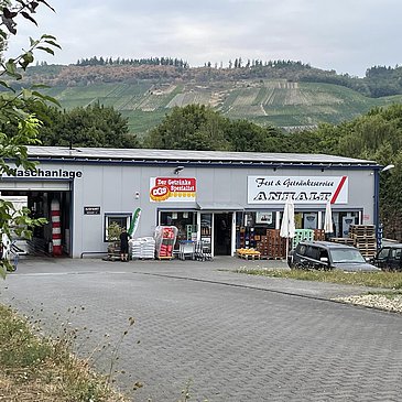 Getränkemarkt Anhalt mit Waschanlage