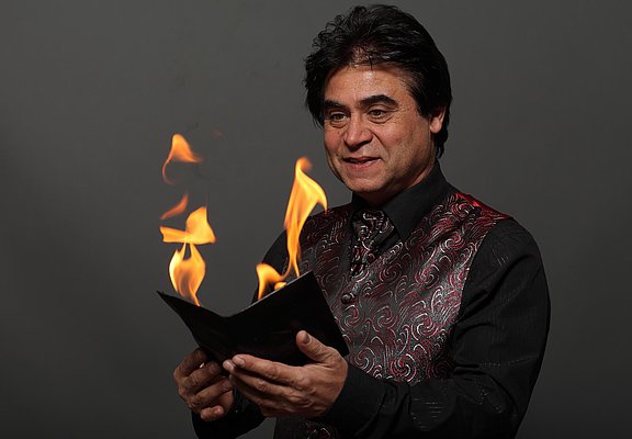 Zauberer Hamid- feuertasche