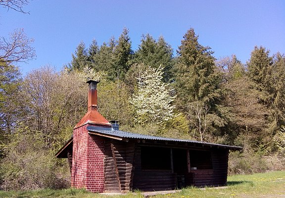 Schutzhütte am Förster-Claus-Weg