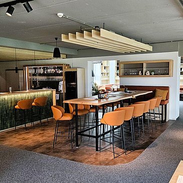 Restaurant/Bar
