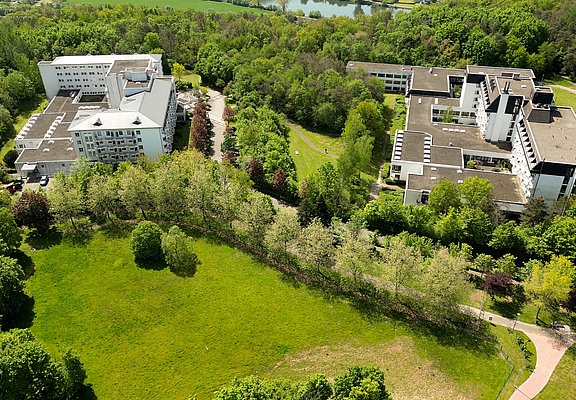 MEDIAN Klinik Burg Landshut neben Moselschleife
