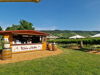 Weinhütte am Moselradweg in Wintrich