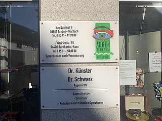 Augenzentrum Schild