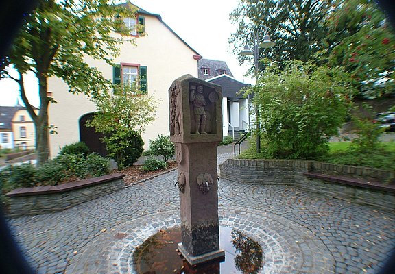Brunnen in Lösnich