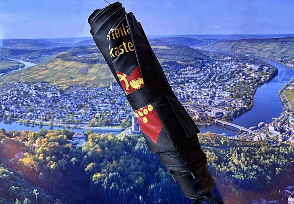 Schirm kompakt verstaut