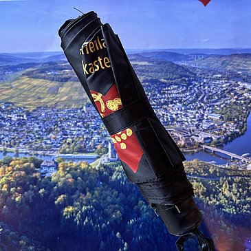 Schirm kompakt verstaut
