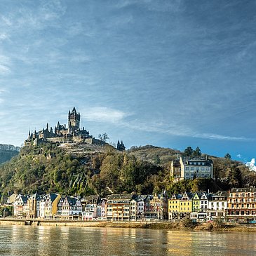 Moselblick auf die Reichsburg in Cochem