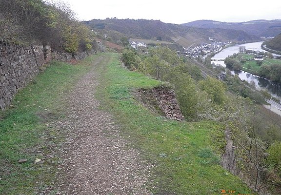 Panoramaweg in Richtung Hatzenport