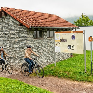 Mosel-Radweg bei der römischen Villa Mehring