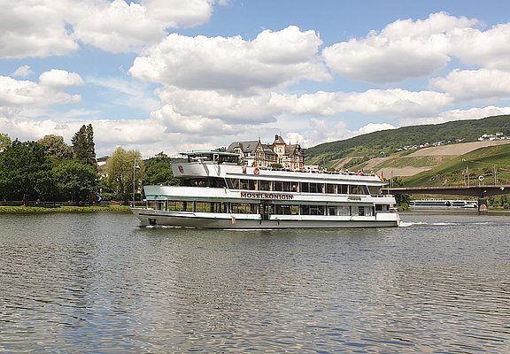 Schifffahrt auf der Mosel