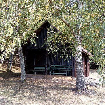Schutzhütte am Wanderweg