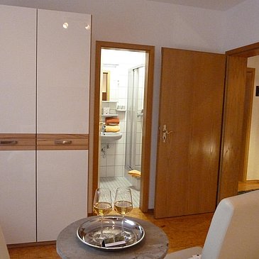 Zimmer Burglay (2)