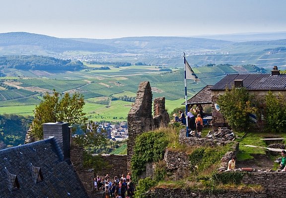 Radfahren im Urlaub: Schloß Veldenz