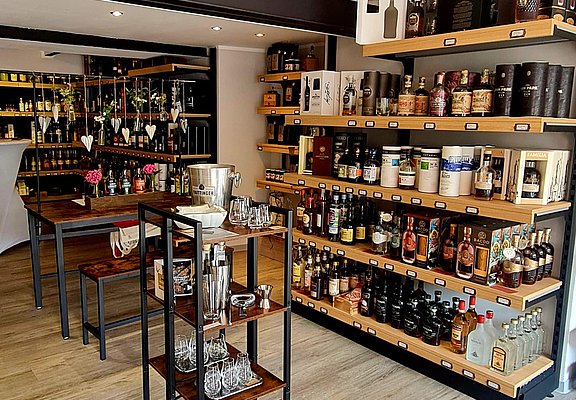 Fine Spirits & Cigars Laden