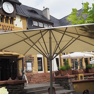 Bahnhof Cues
