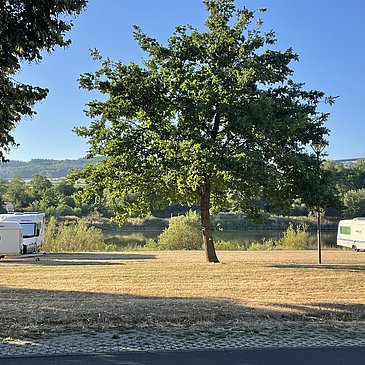 Ansicht Straße Wohnmobilstellplatz