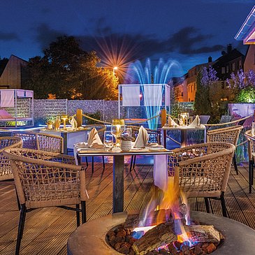 Terrasse zum Schwimmteich