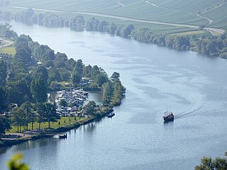 Neumagener Römerweinschiff mit Hafen