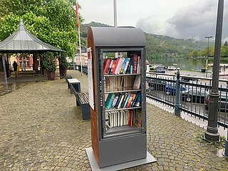 Bücherschrank Gestade