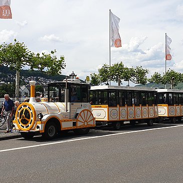 Panoramabahn_Person_Sommer_Bernkastel ©Wein- und F