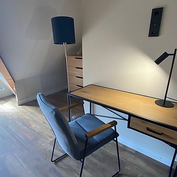 Schreibtisch im Schlafzimmer 3