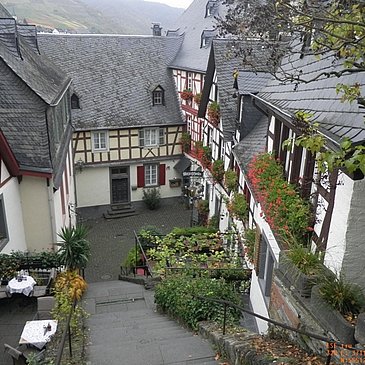Blick von der Klostertreppe auf die Fachwerkromantik von Beilstein