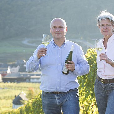 Winzer des Weinguts Selbach-Oster