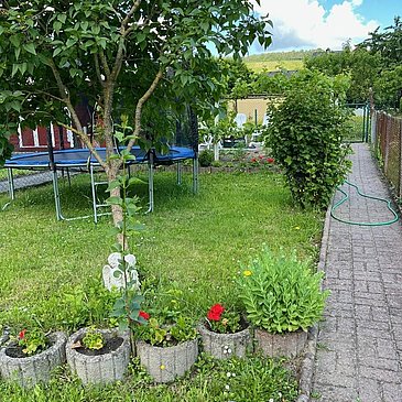 Garten mit Trampolin