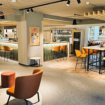 Restaurant/Bar