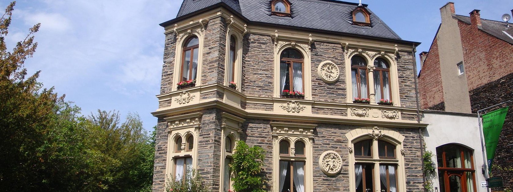Hausansicht Weingut Leo Schwab
