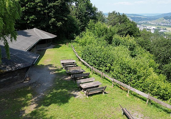 Andeler Schutzhütte Sitzmöglichkeiten